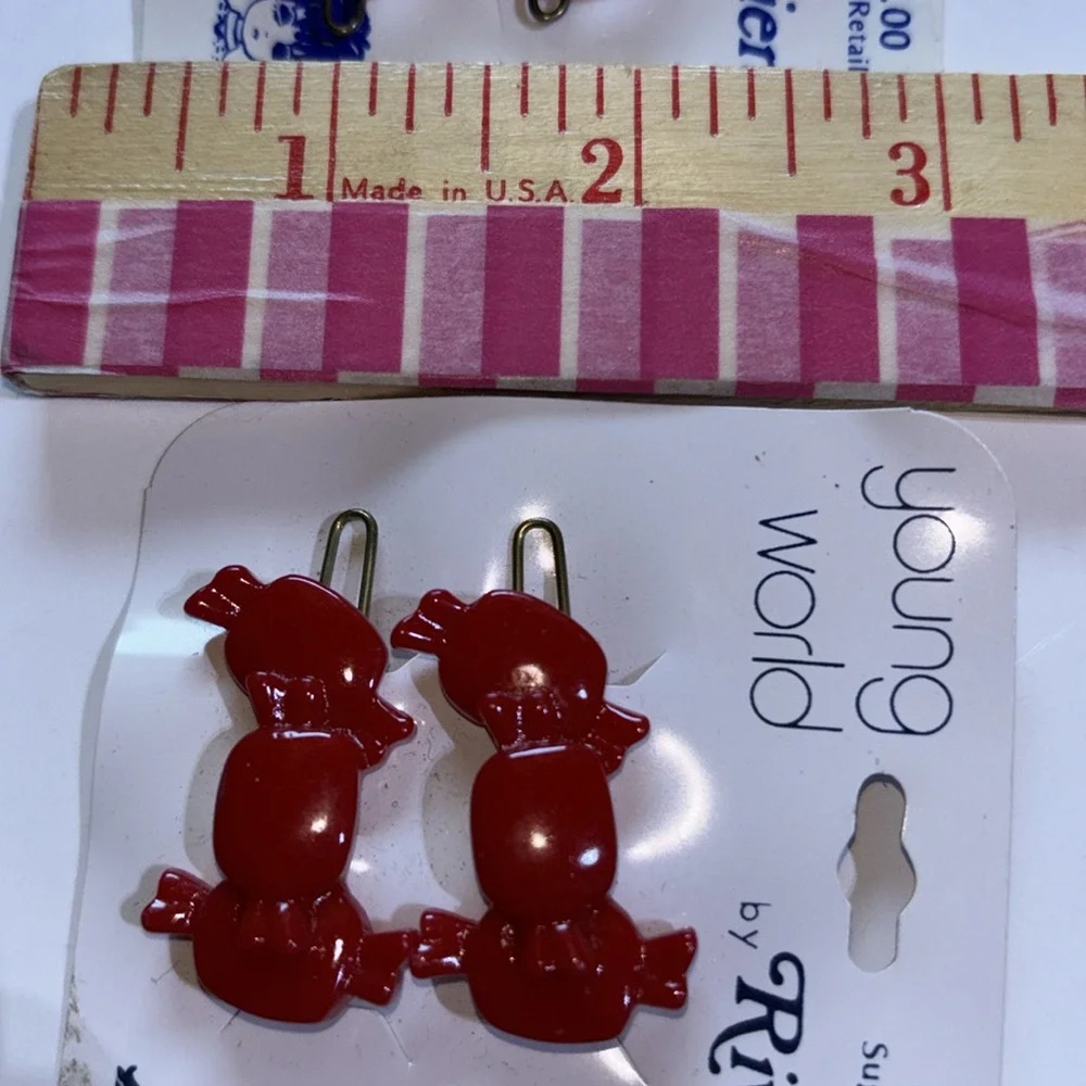 Young World Barrettes Set of Two new old Stock 1980s Girls Plastic Barrettes
